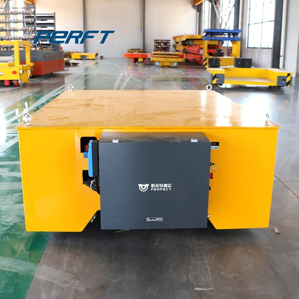 <h3>Customizable battery-powered trackless transfer vehicle</h3>
